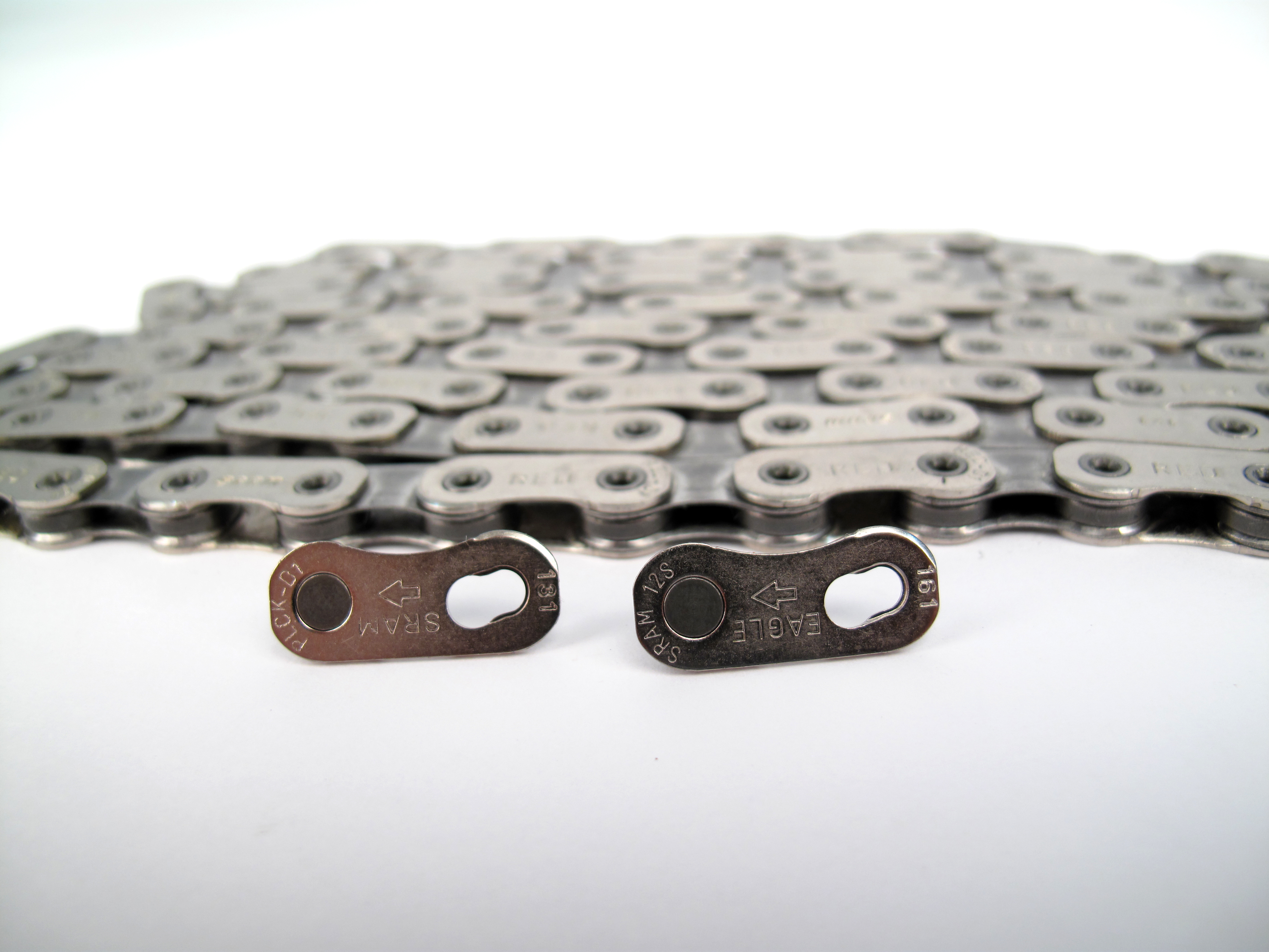 お得セット Flattop 12-Speed AXS eTap RED SRAM Chain, with LINK, 104 パーツ